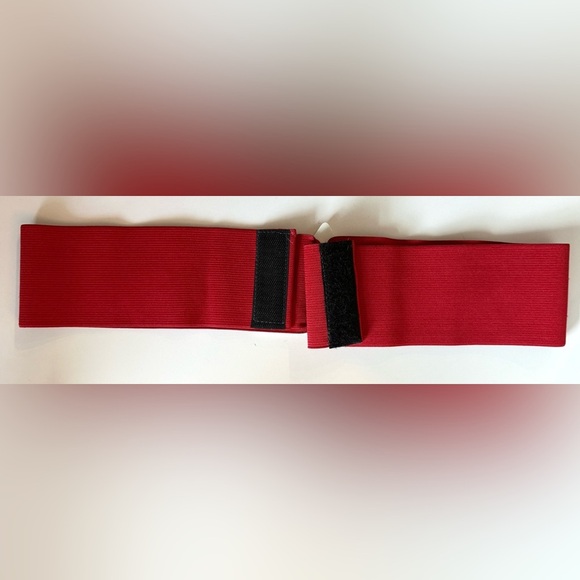 Vintage 80s elastic and plastic belt. 33-44" waist - Picture 2 of 4